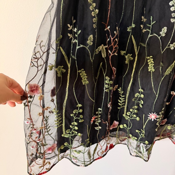 JJ’S House Embroidered Illusion A-line Lace Floral Midi Dress - Picture 3 of 5